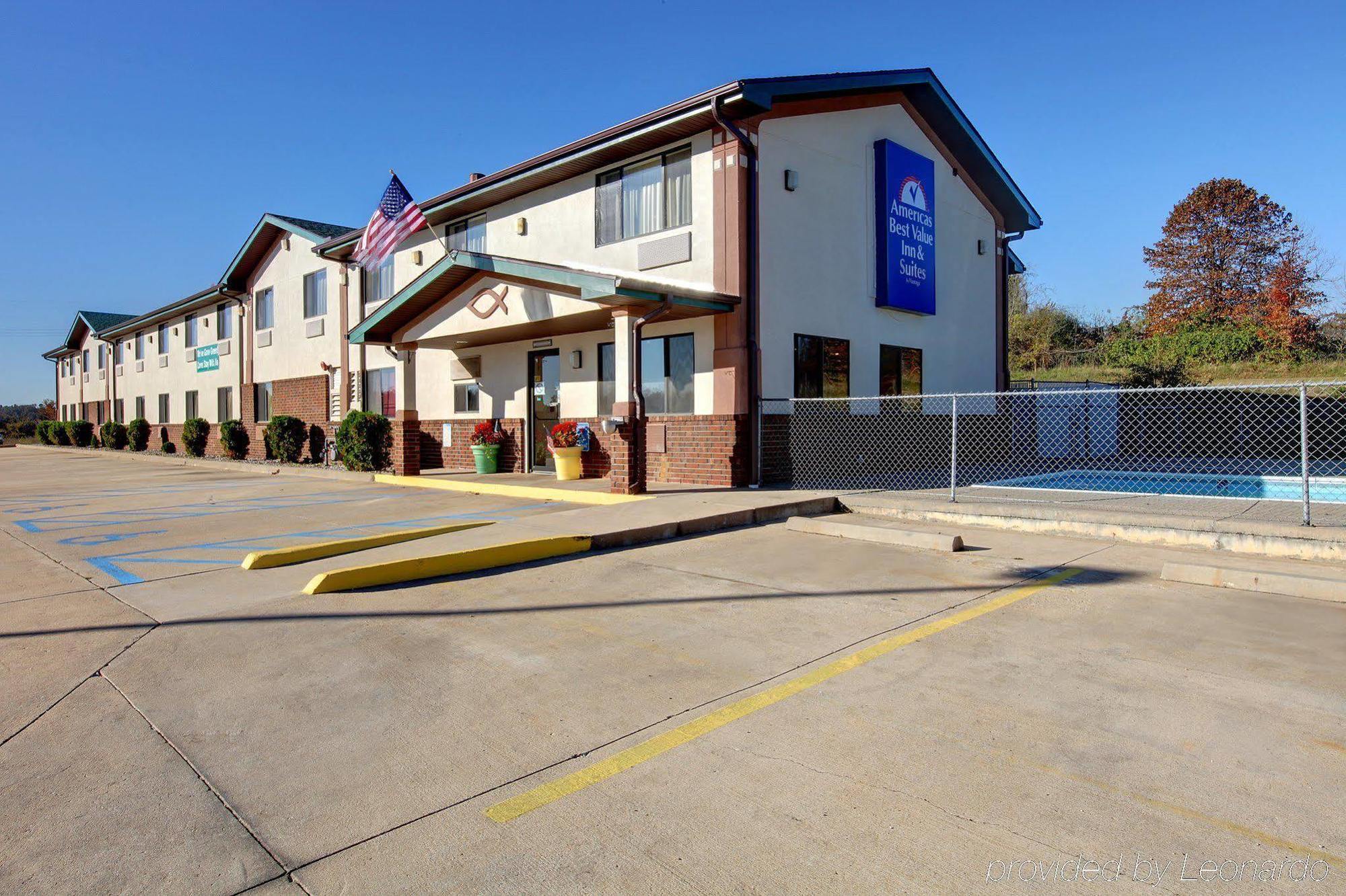 Americas Best Value Inn & Suites Cassville Roaring River Exterior foto