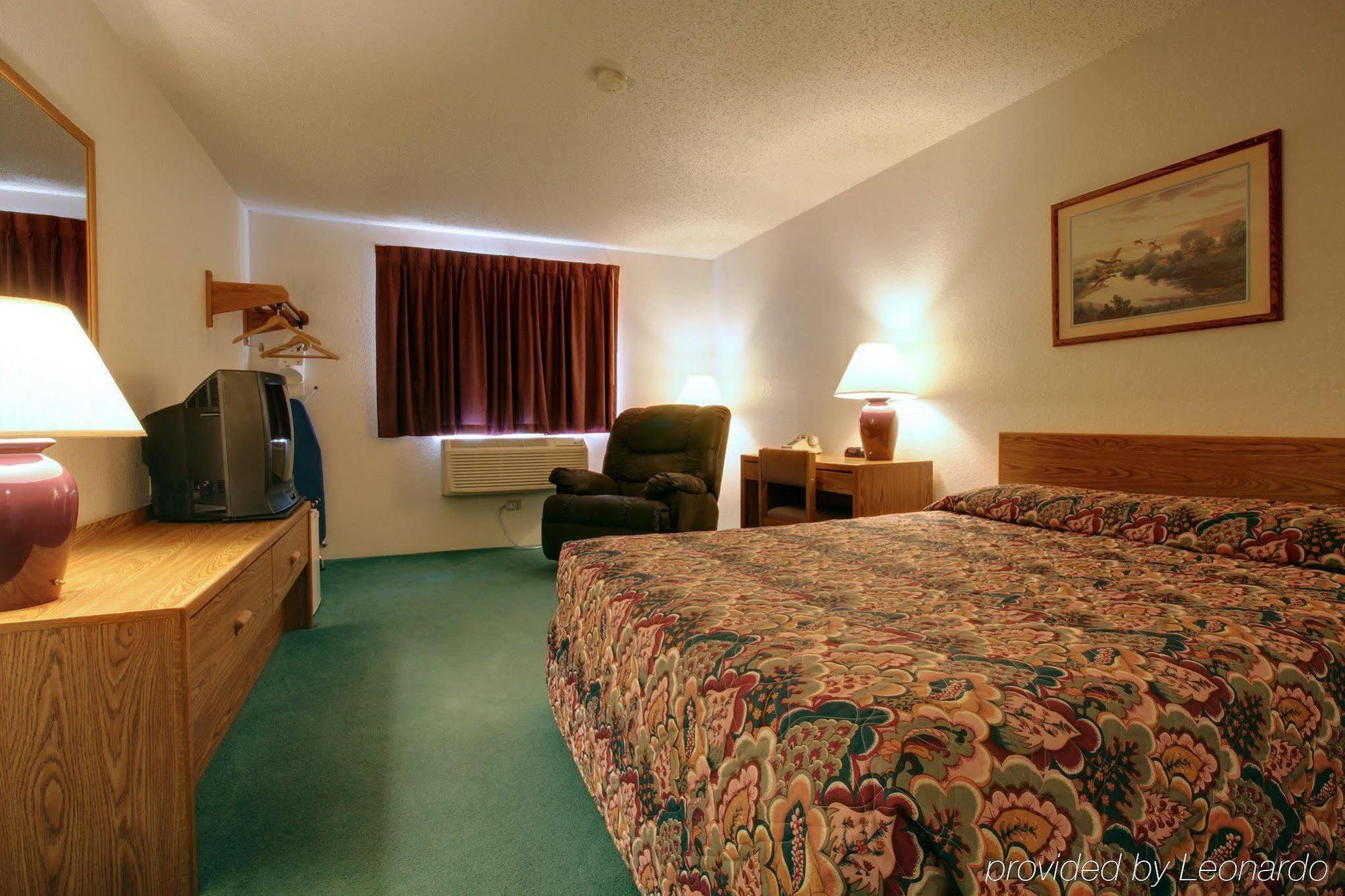 Americas Best Value Inn & Suites Cassville Roaring River Habitación foto