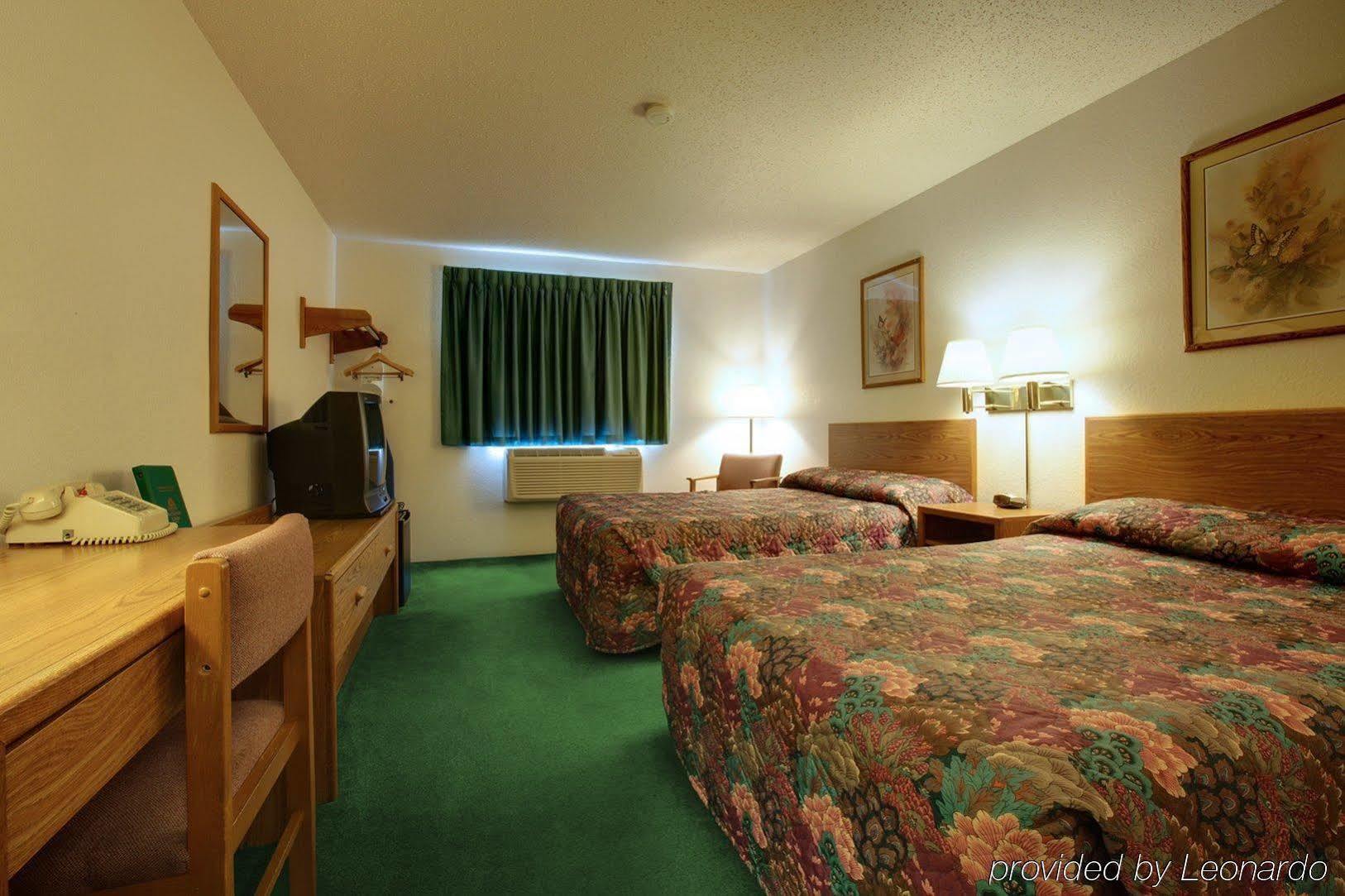 Americas Best Value Inn & Suites Cassville Roaring River Habitación foto